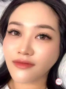 Wet wispy lash extensions with natural finish at Pink It Up Nail & Lash Salon in Thonglor, Bangkok